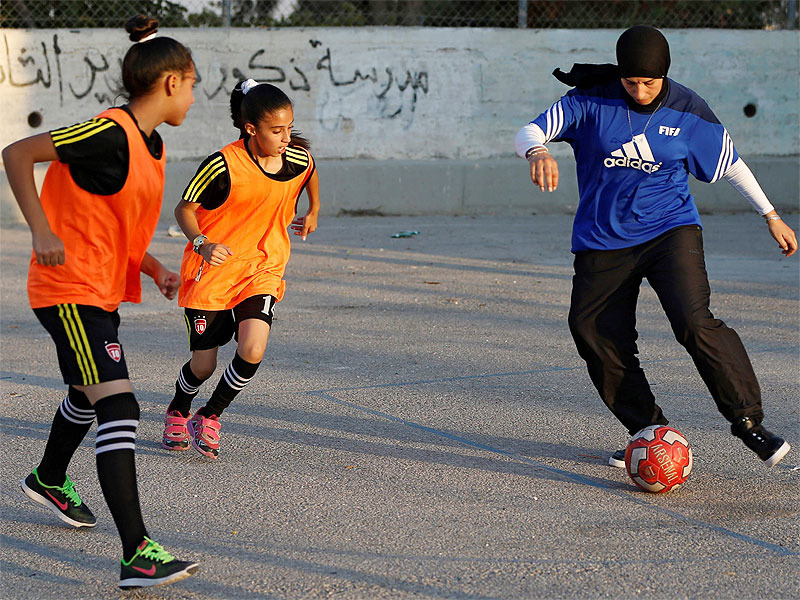 Palestinian female footballers break cultural barriers